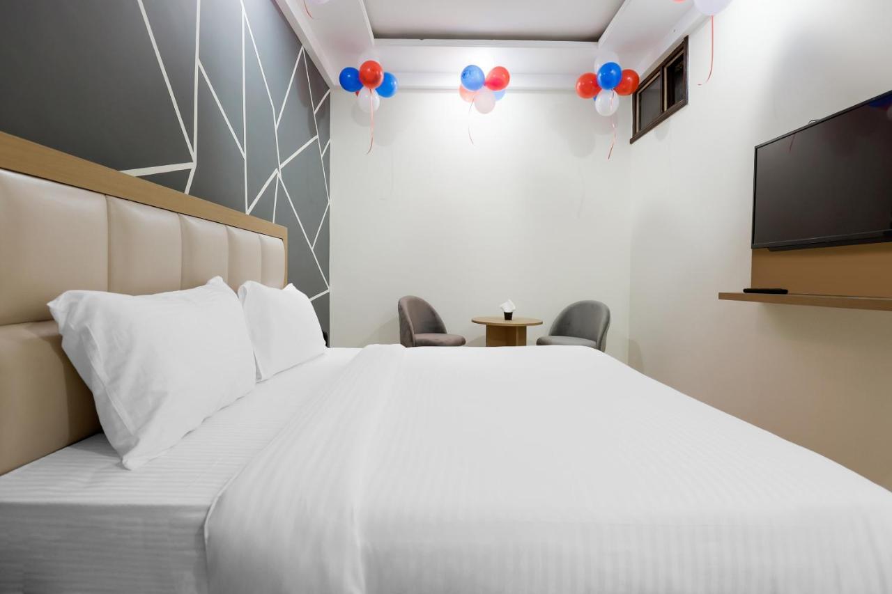 Hotel Bliss Zirakpur Bagian luar foto