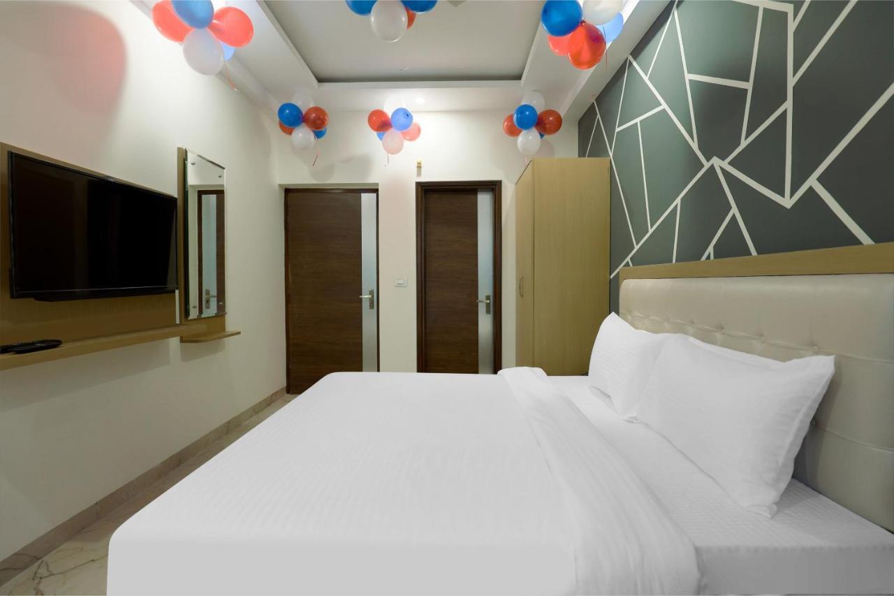 Hotel Bliss Zirakpur Bagian luar foto