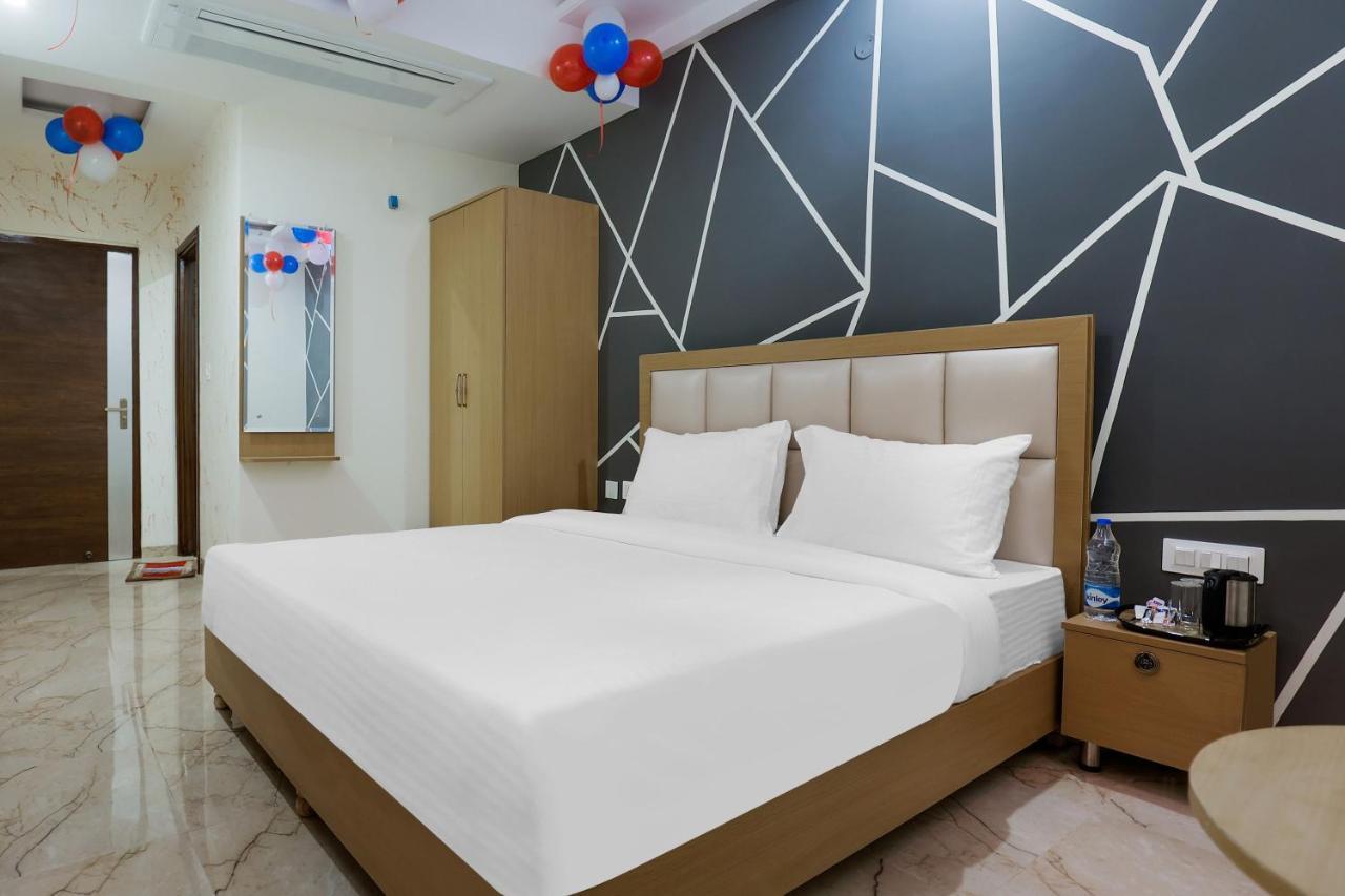 Hotel Bliss Zirakpur Bagian luar foto