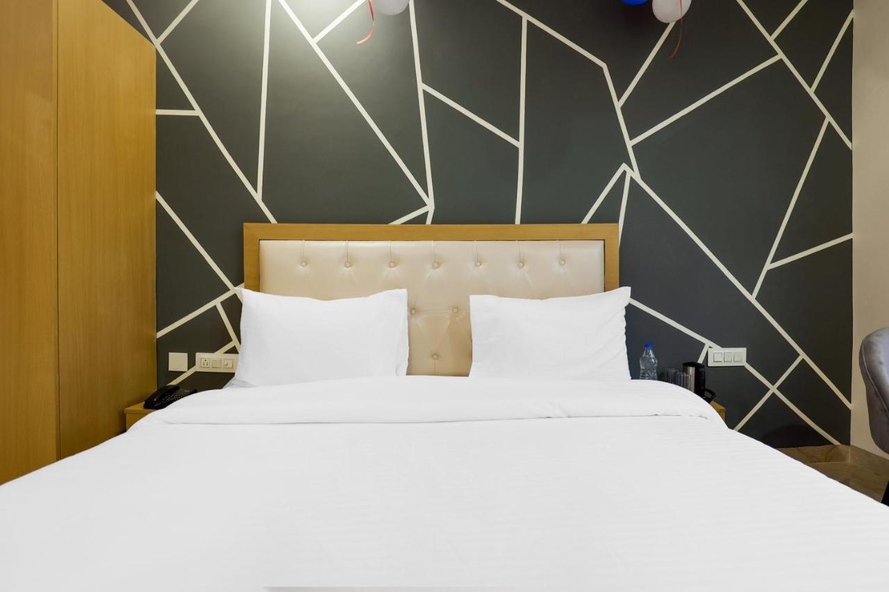 Hotel Bliss Zirakpur Bagian luar foto