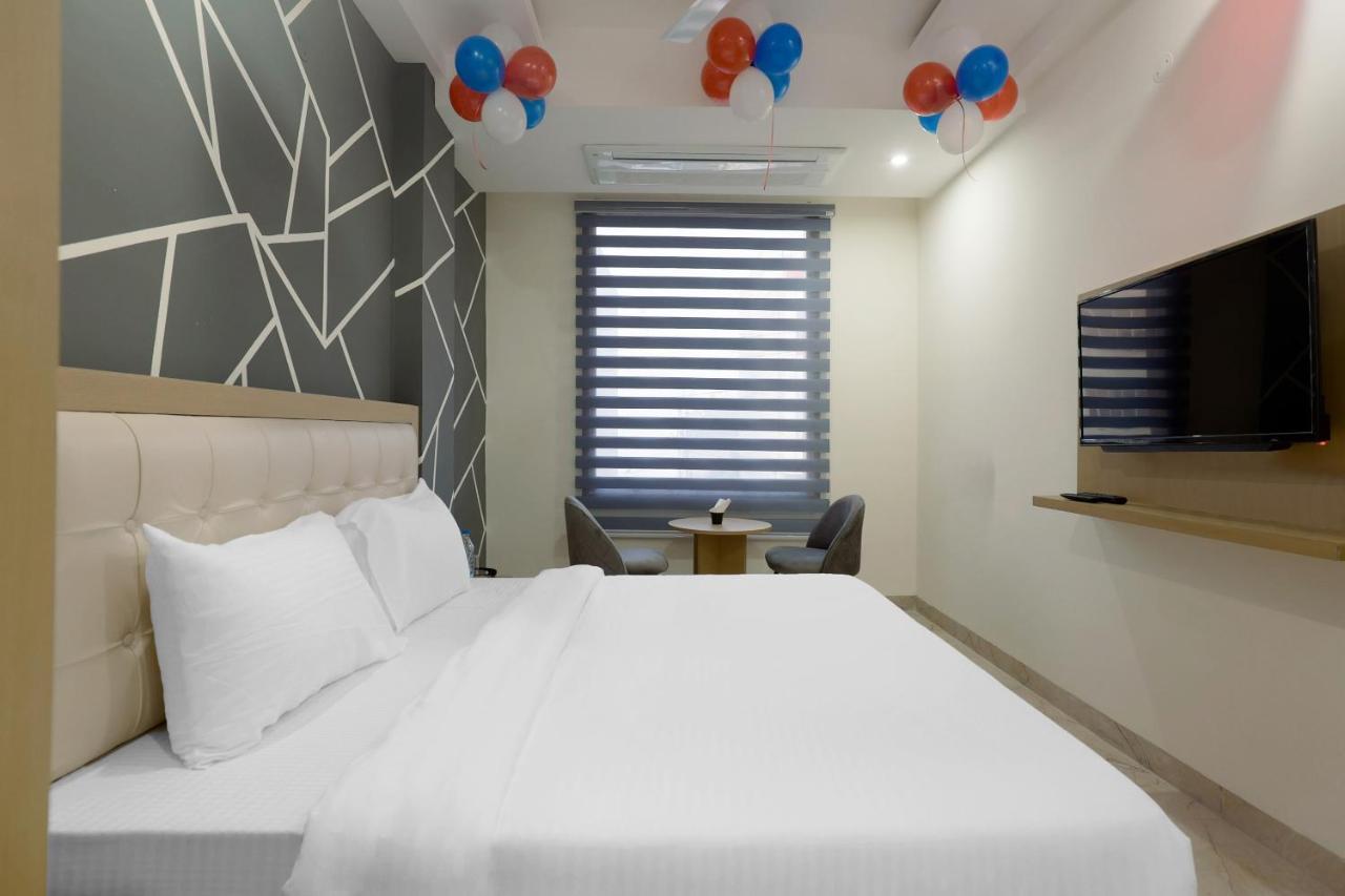 Hotel Bliss Zirakpur Bagian luar foto