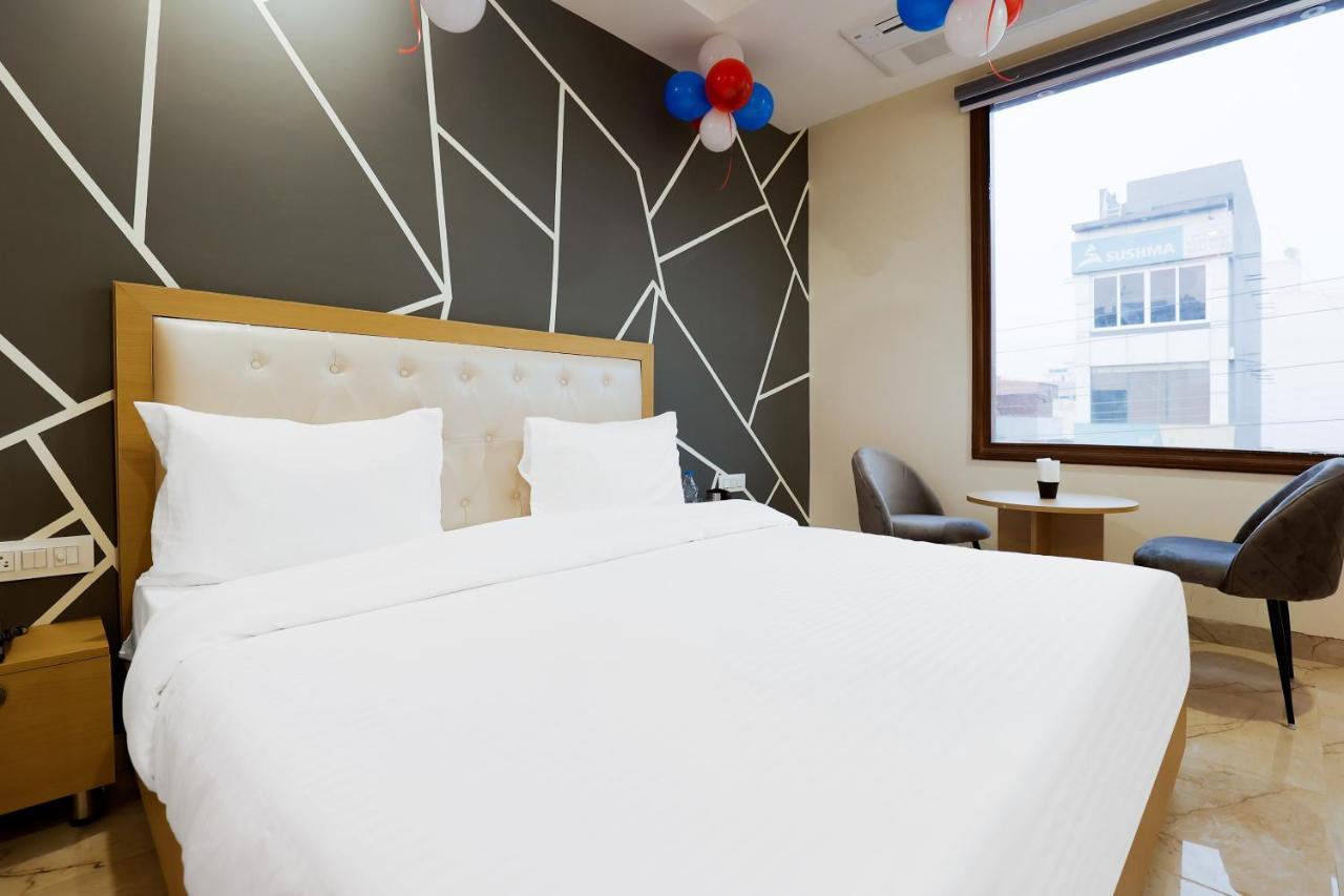 Hotel Bliss Zirakpur Bagian luar foto
