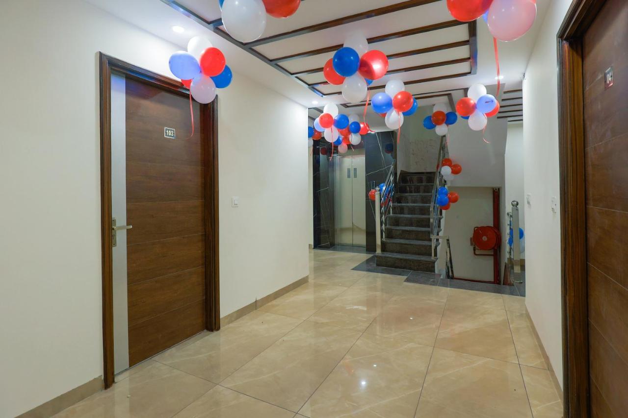 Hotel Bliss Zirakpur Bagian luar foto