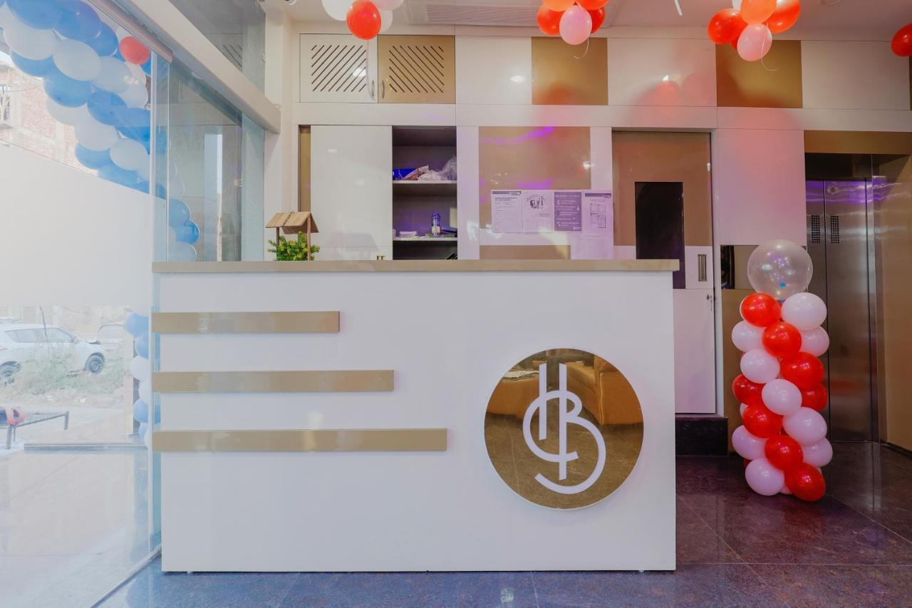 Hotel Bliss Zirakpur Bagian luar foto