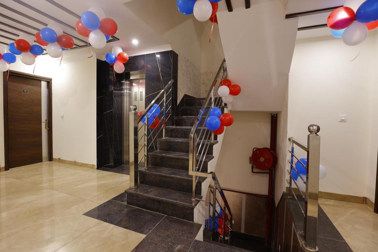 Hotel Bliss Zirakpur Bagian luar foto