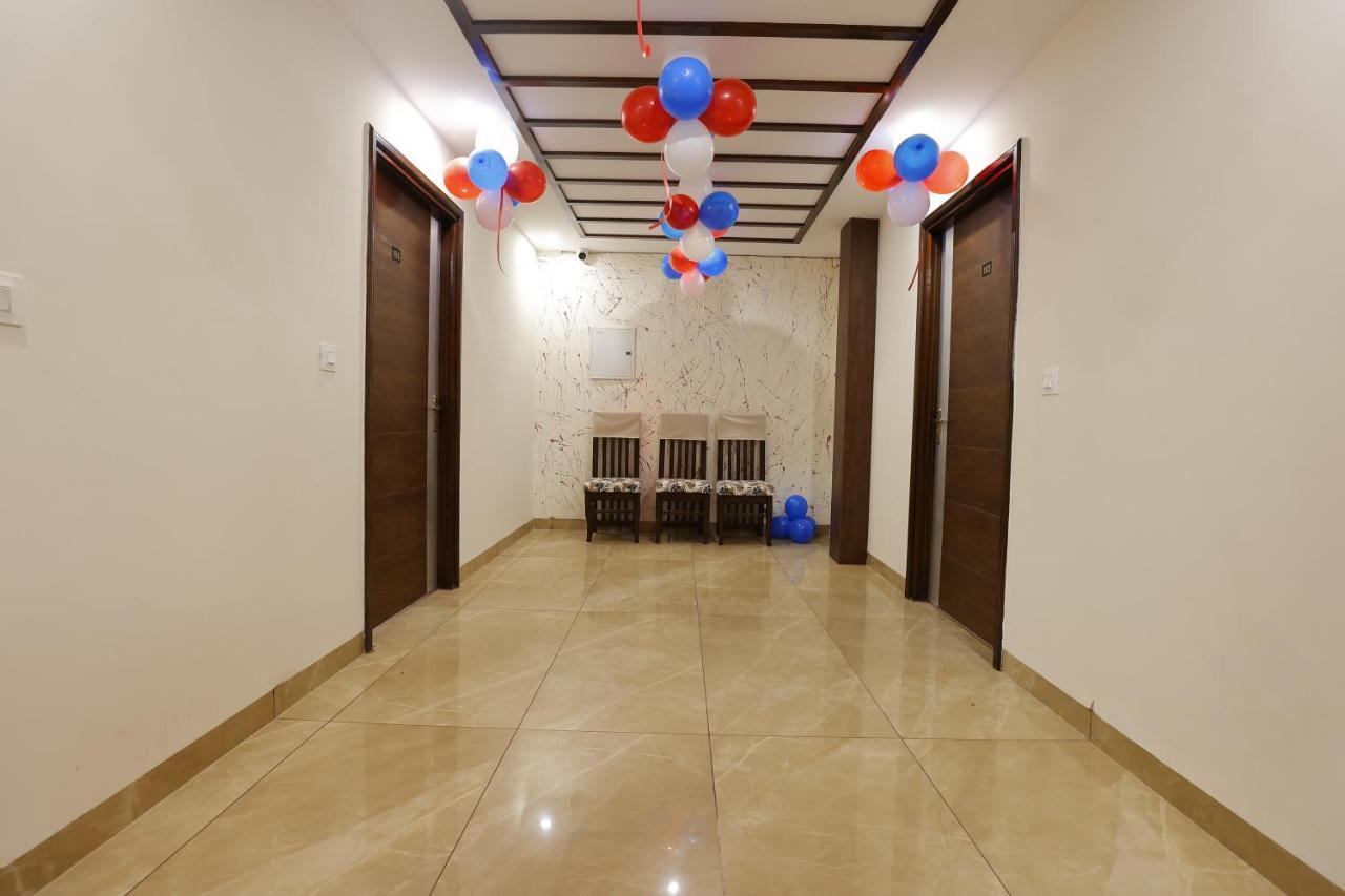 Hotel Bliss Zirakpur Bagian luar foto