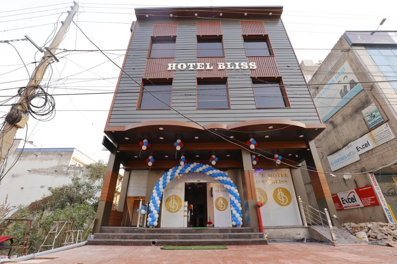 Hotel Bliss Zirakpur Bagian luar foto