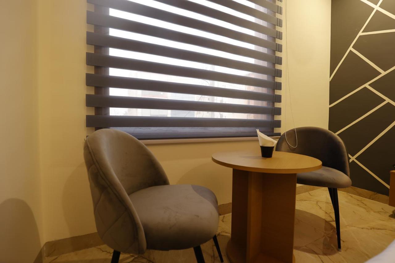 Hotel Bliss Zirakpur Bagian luar foto